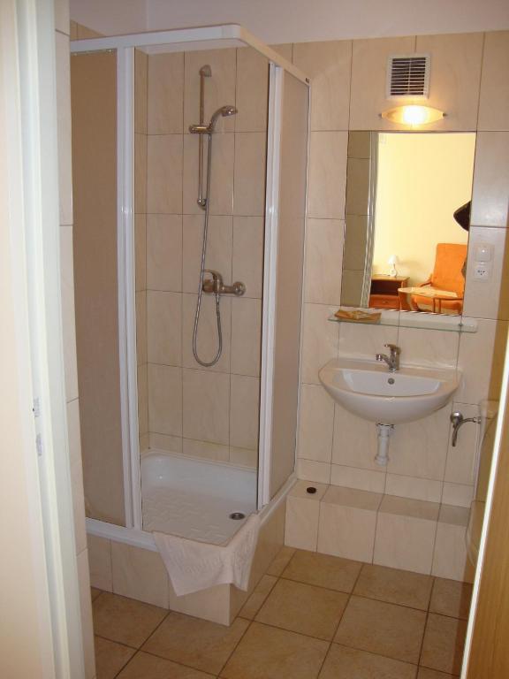 Apartamenty & Restauracja Janus Ełk Exteriör bild